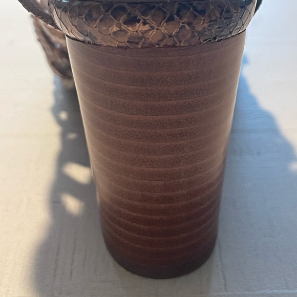 Vionic Brand New In Box-Sz-7.5 - Picture 13 of 14